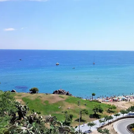 Apartment Helena Seaview & Beach-apartment *